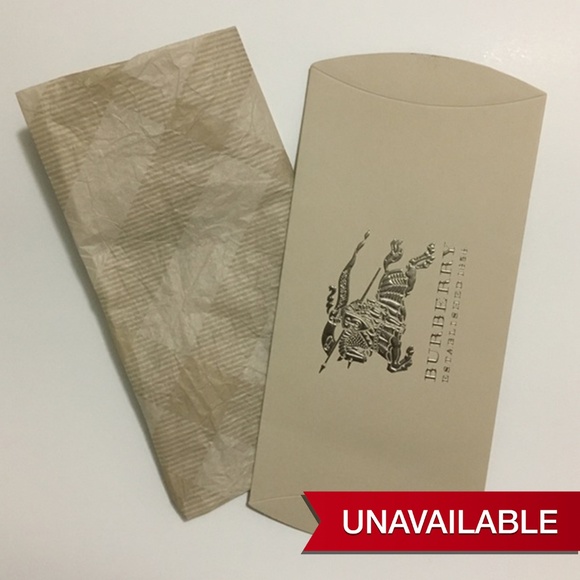 Burberry Scarf Gift Box with Tissue - Picture 1 of 5